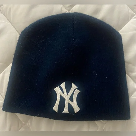 Yankee Knit Hat - Picture 1 of 3